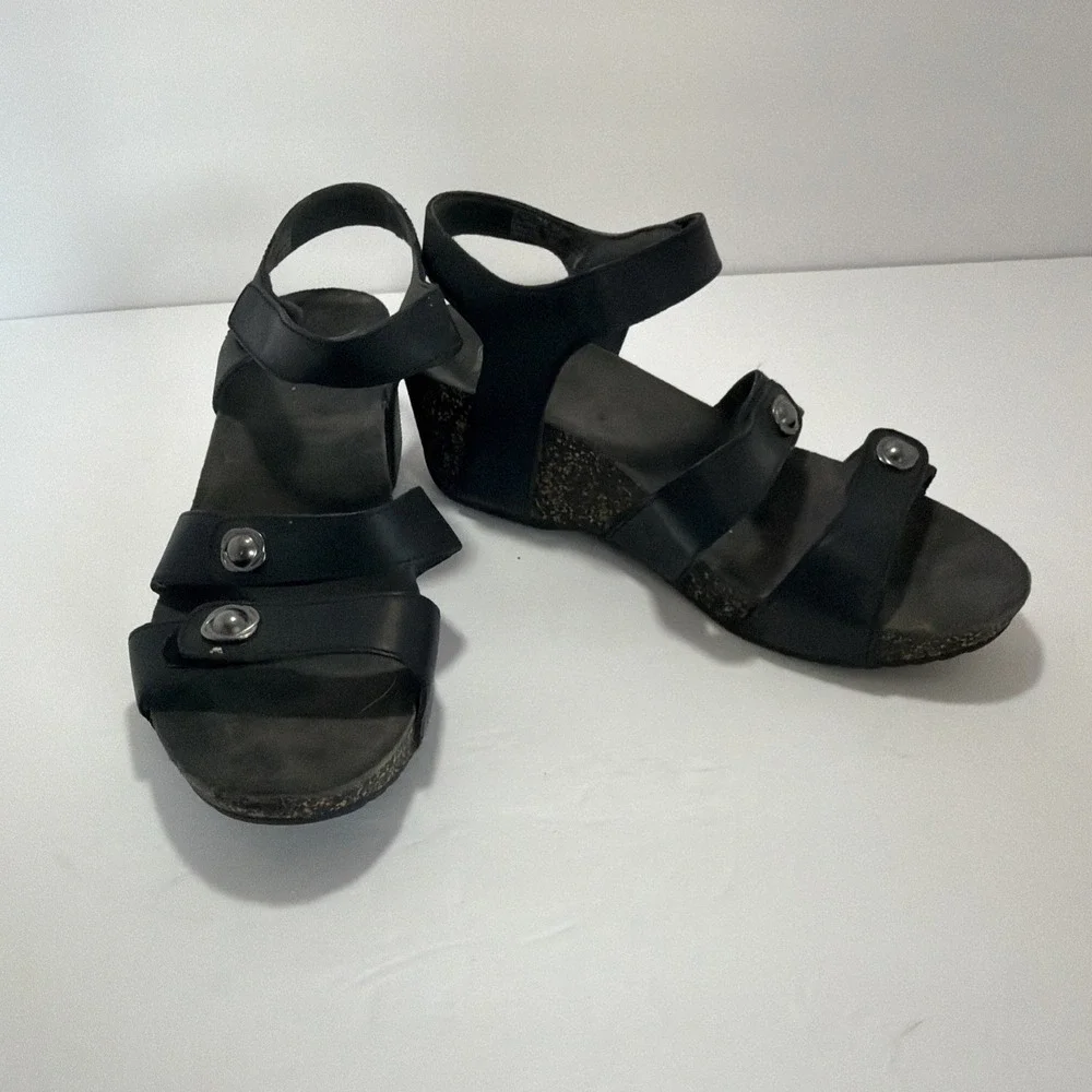 Dansko Wedge Sandals US 8 EU 38 UK 6 Savannah Black Waxy